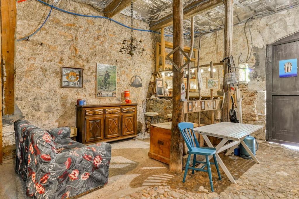 La Calade Bed and Breakfast Montouliers Εξωτερικό φωτογραφία